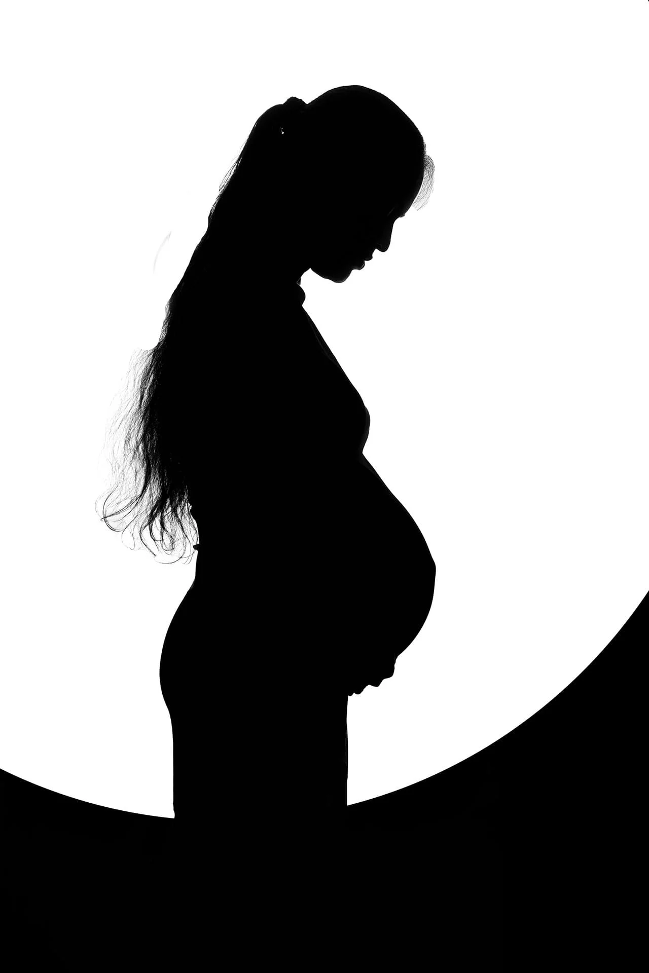silhouette maternity photo