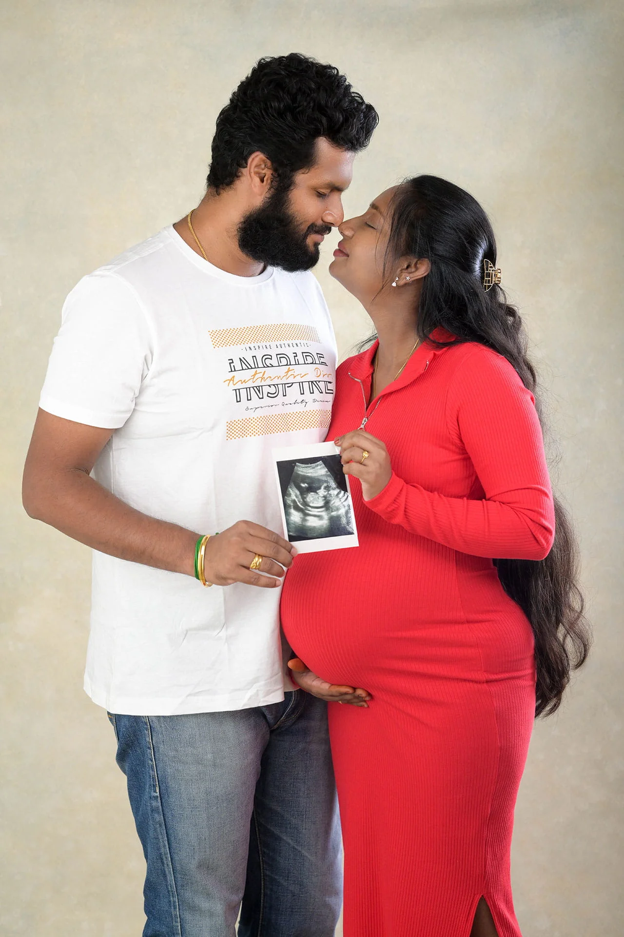 maternity couple red dress