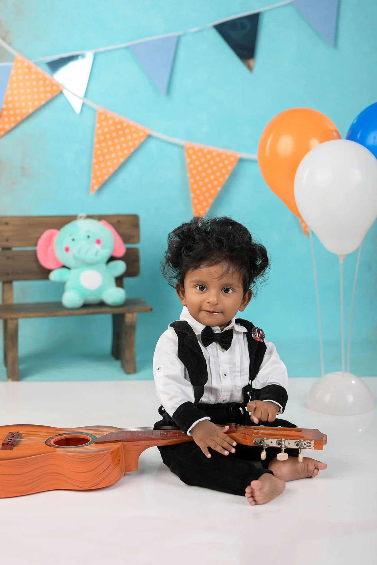 baby boy birthday photoshoot