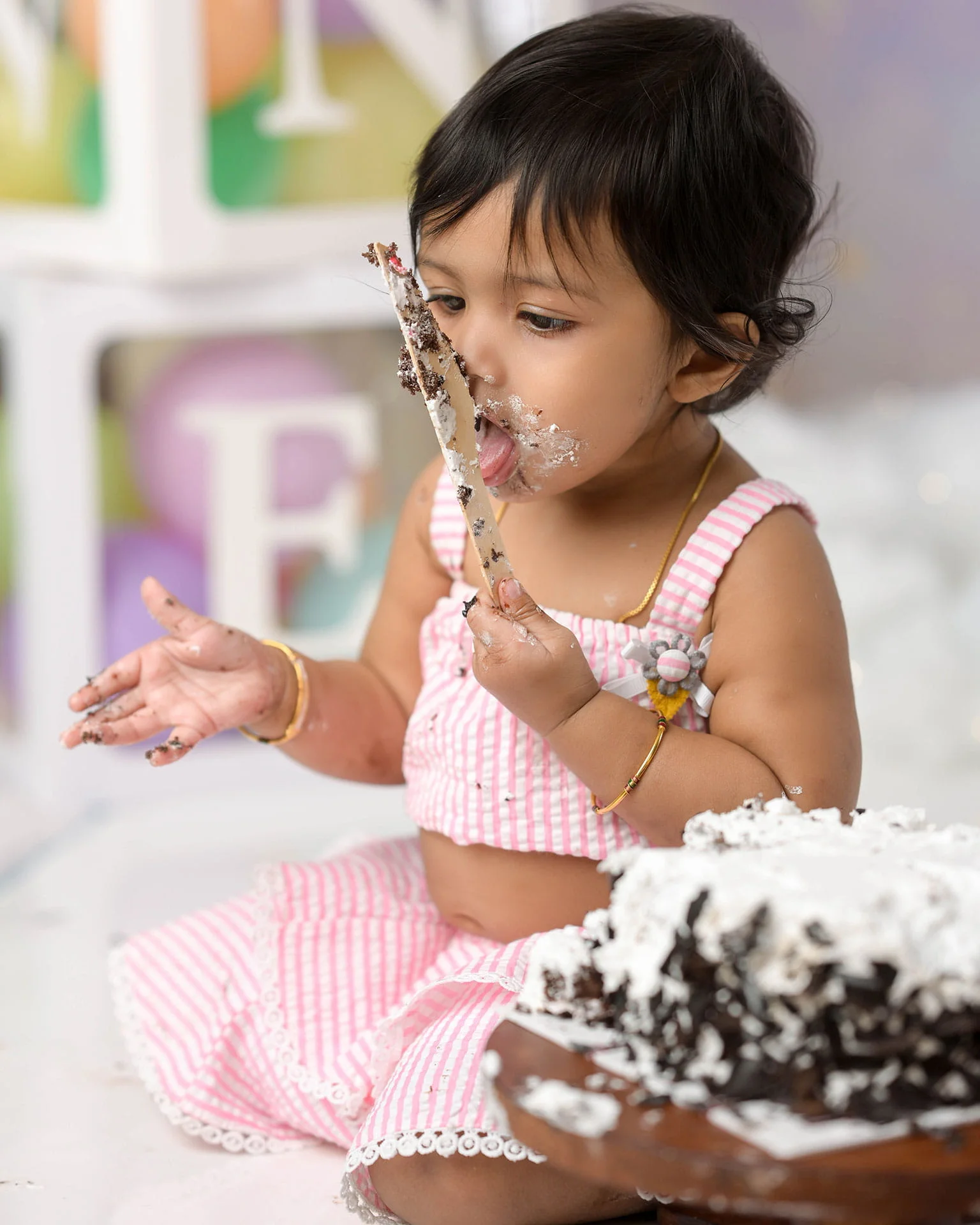 baby in cakesmash photoshoot